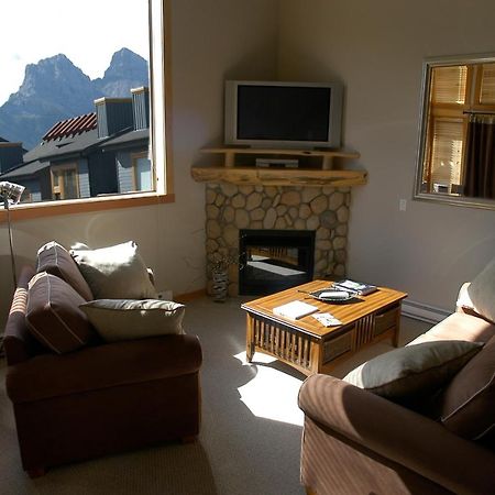 Apartment 407, Contemporary Decor Canmore Extérieur photo