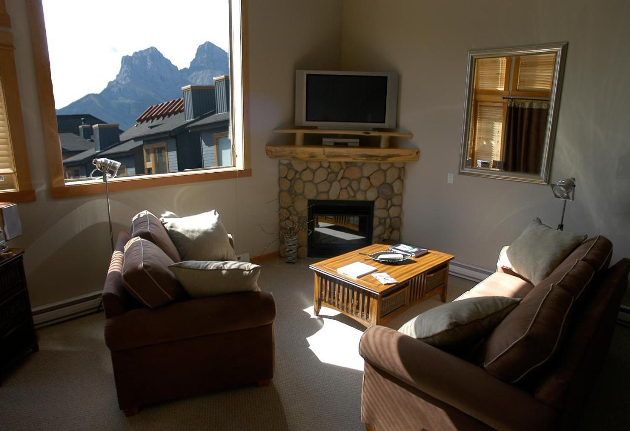 Apartment 407, Contemporary Decor Canmore Extérieur photo