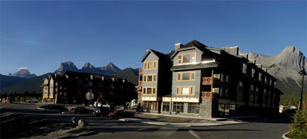Apartment 407, Contemporary Decor Canmore Extérieur photo