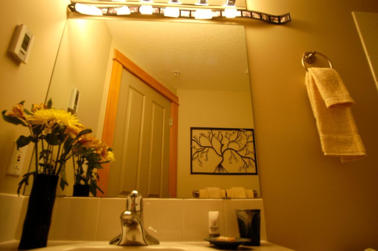 Apartment 407, Contemporary Decor Canmore Extérieur photo